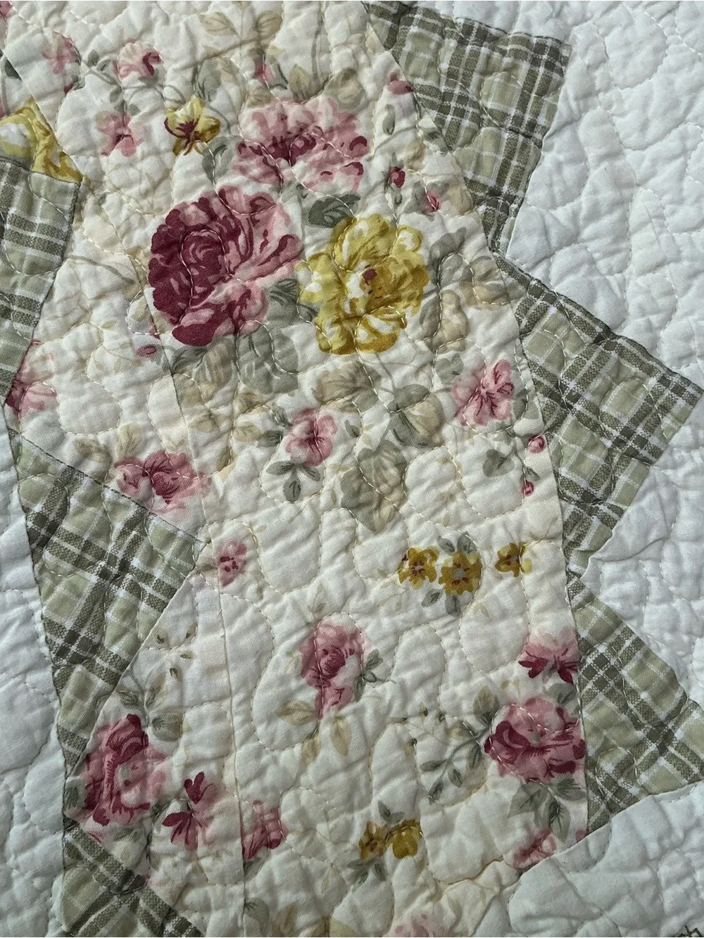 Vintage limited edition creamy ivory floral reversible quilt 90 x 96